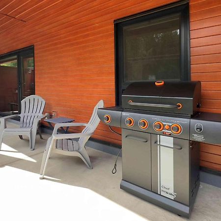 Al'S Escape By Revelstoke Vacations Apartment Exterior photo